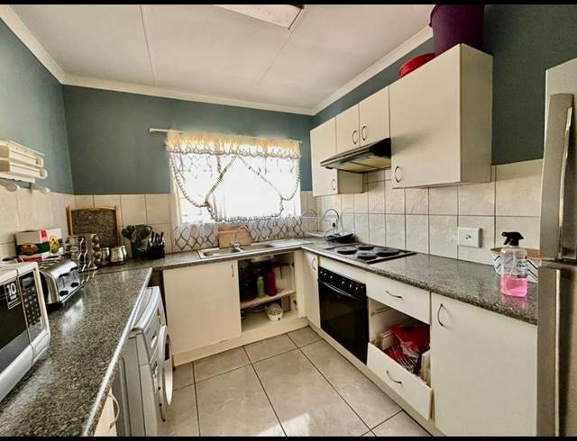 2 BEDROOM APARTMENT FOR SALE IN SYLVIAVALE